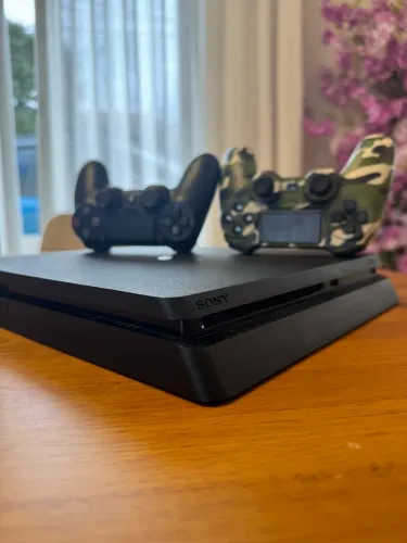PLAYSTATION 4 SLIM 1TB EM EXCELENTE ESTADO!