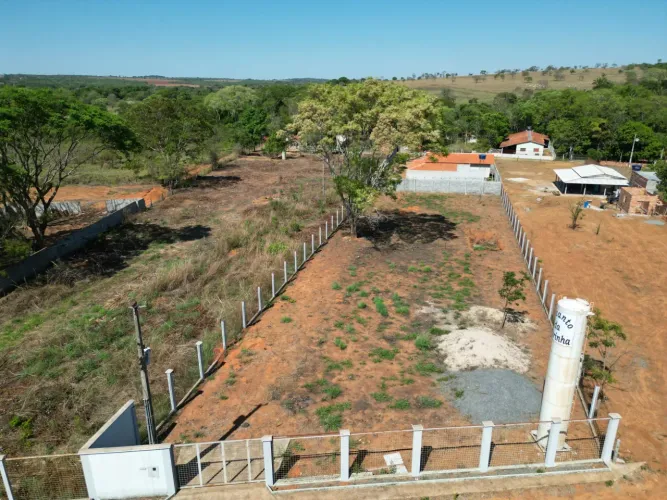 Chácara a venda possui 1554 m² - Caldazinha - GO Antes do posto sobrado sentido Bela Vista