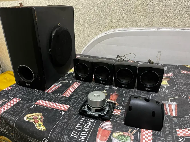 Caixas de som LG