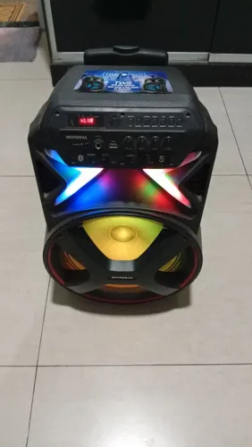 Vendo Soundbar e caixa de som mondial.