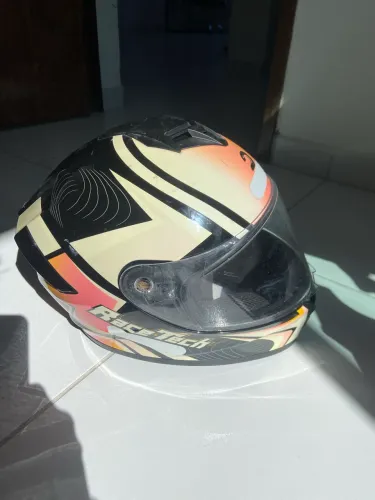 Capacete