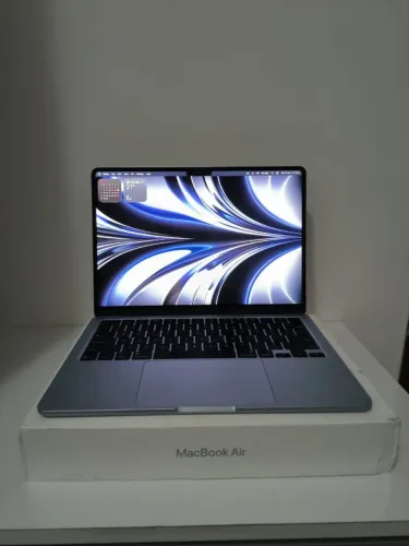 MacBook Air M4 16GB RAM / 256GB SSD - Semi Novo | Garantia até Ago/2026