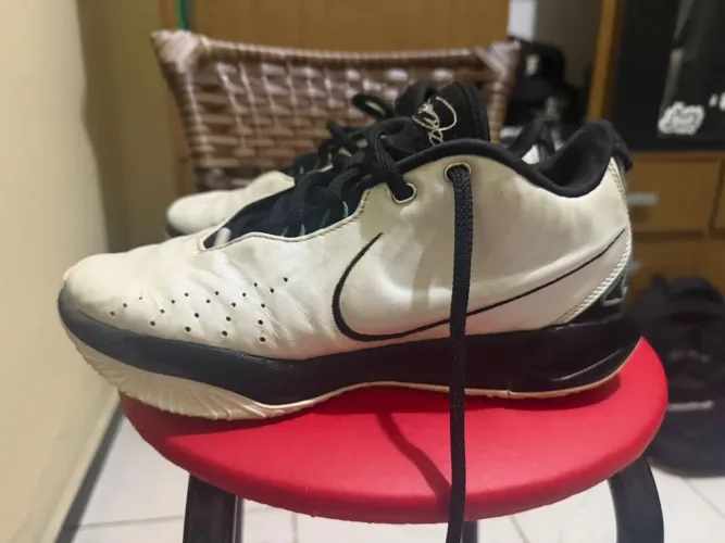 Vendo Tênis Nike LeBron XXI Original