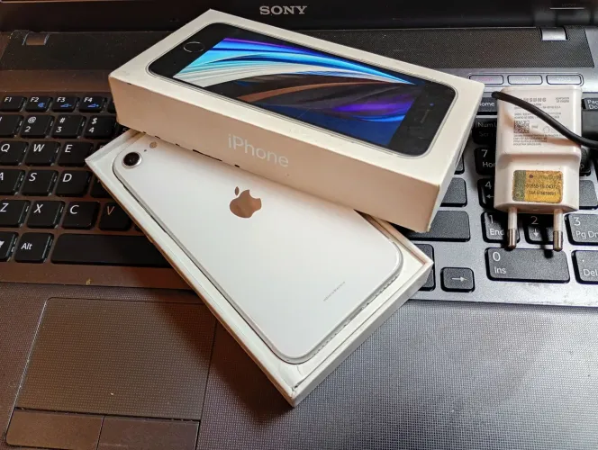 iPhone se 2 geração 2020 muito conservado
