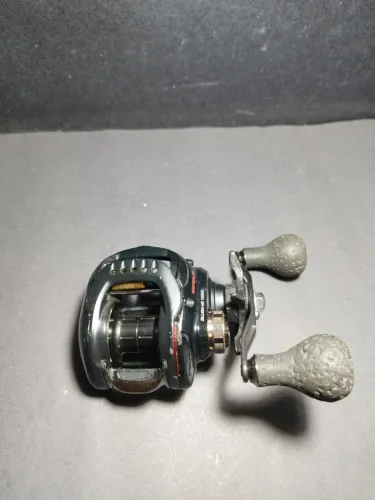 Carretilha Daiwa Zillion HD 100HS