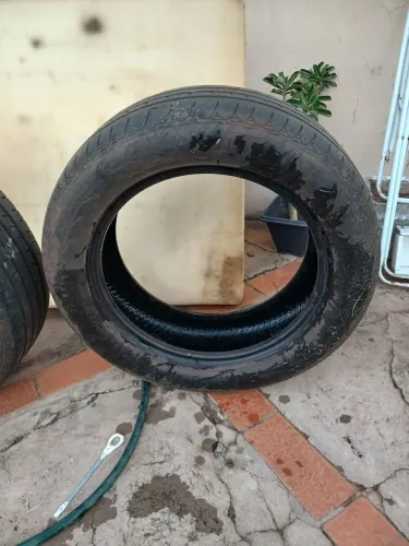 Vendo pneu usado. PRA SAIR LOGO!