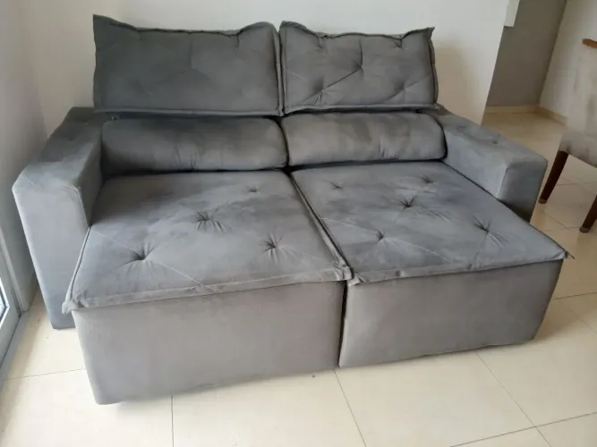 Sofá retrátil seminovo em ótimo estado. Medidas abaixo.
