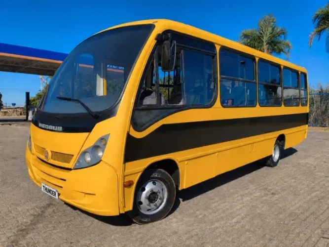 Mercedes LO 915 - NeoBus - Thunder 32 Passageiros Ano 2007/2008