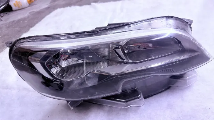 Farol Peugeot Expert 2020 2021 2022 2023 LD