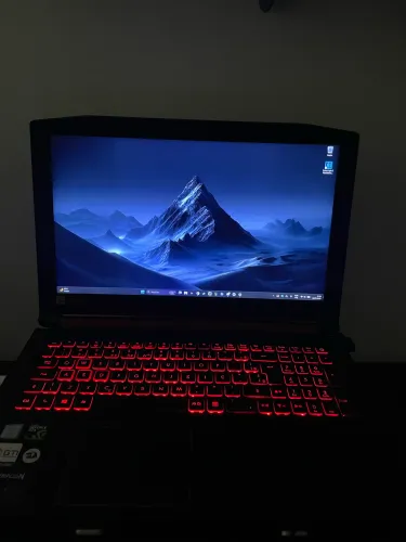 Acer Nitro 5 AN515-51, i7-7700HQ, GTX 1050 4 GB,