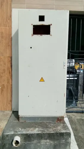 Caixa de distribuição de energia seme Nova