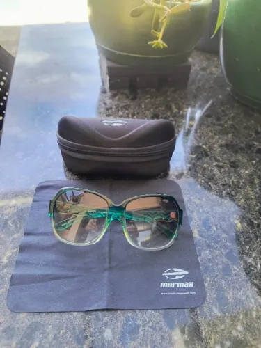Óculos de sol verde (Mormaii)