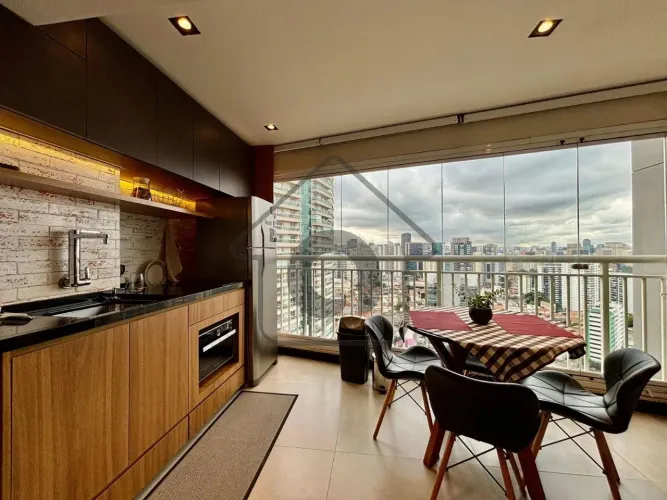 Apartamento à Venda em Pinheiros, São Paulo-SP: 1 quarto, 1 banheiro, 2 vagas de garagem e