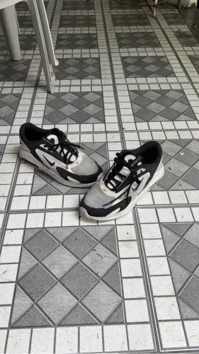 Tenis nike 43
