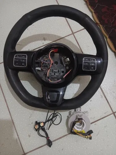 Vendo VOLANTE STRADA com Comandos + fita do AIRBAG + PONTOS DE LUZ 