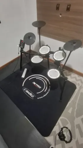 Bateria Eletrônica Roland V-Drums TD-1K