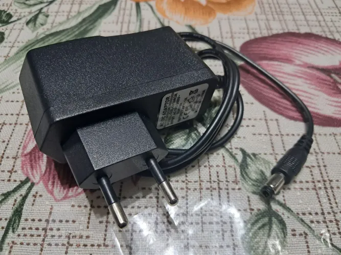 Fonte 9 volts 1A estabilizada plugue 5.5x2.5 mm bivolt
