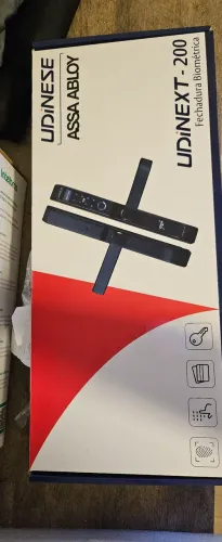 Fechadura eletrônica para porta de alumínio