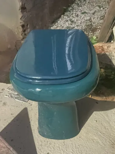 Vaso sanitário e pia de mármore 