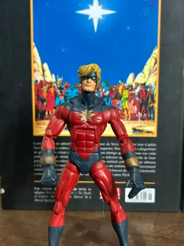 Marvel legends capitão Marvel
