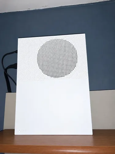 ? VENDO ? XBOX ONE S COMPLETO ? Xbox One S branco completo e pronto para jogar!