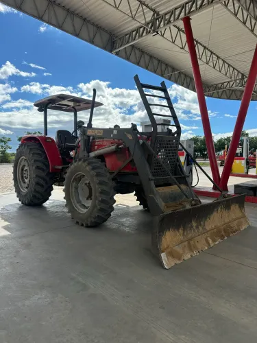 Trator Massey 4283 com lâmina 2020 4x4 2300 hr