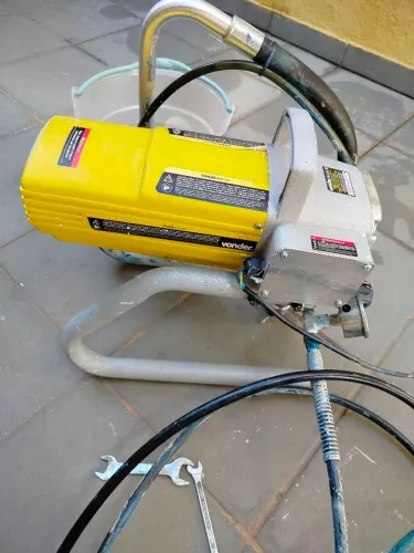 Vendo: uma máquina de pintura Airless