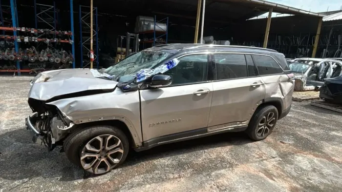 Sucata Commander 1.3 T270 2022