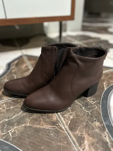 bota couro legítimo cano baixo marrom marca bottero