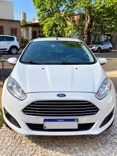 Ford Fiesta 1.6 16V Flex Aut. 5P 2014