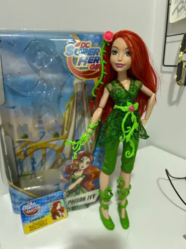 Boneca Dc Super Hero Girls Poison Ivy