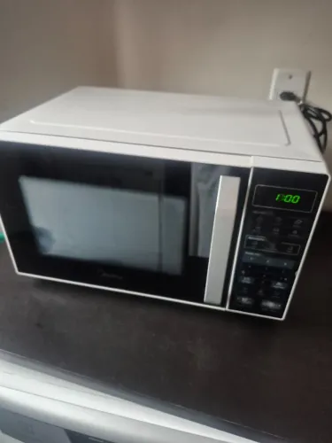 Micro-ondas 27l- 1 ano de uso 200,00