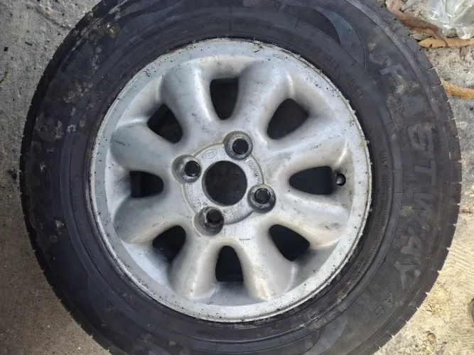 Vendo pneu aro 13