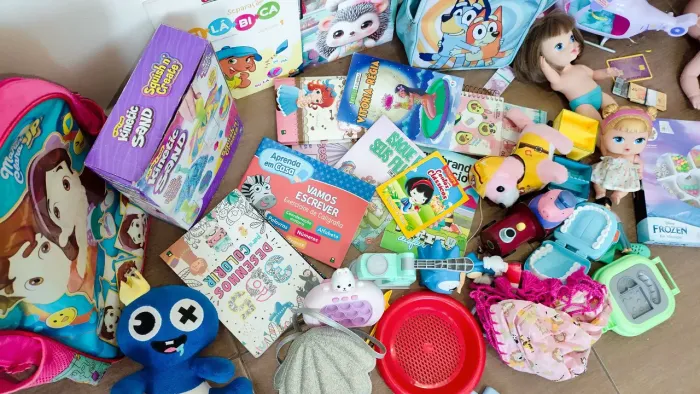 Desapego de brinquedos e mochilas