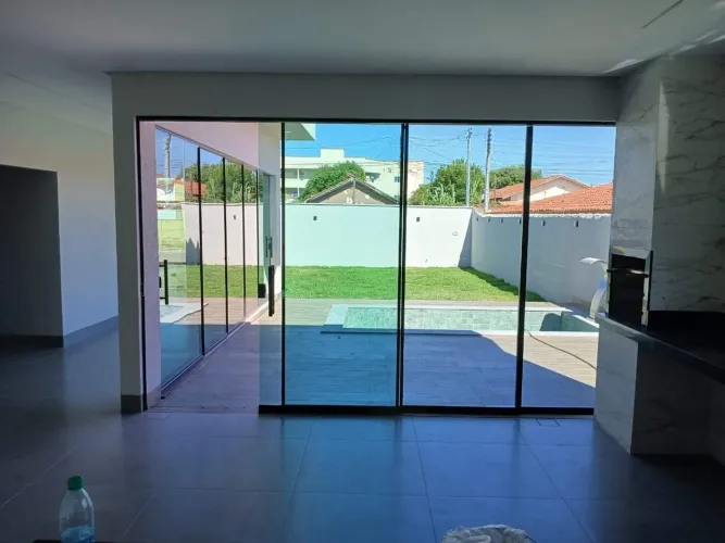 Casa, 3 quartos, 3 suítes, 202 m², 2 vagas no Vila Santa Helena em Goiânia