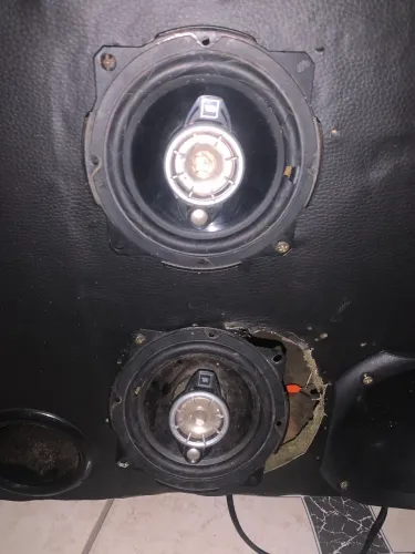 Par auto falante 5? JBL