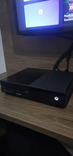 Xbox One 500GB Seminovo + 3 Jogos | Excelente Estado