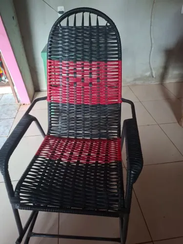 2 Cadeiras de Balanço de Macarrão