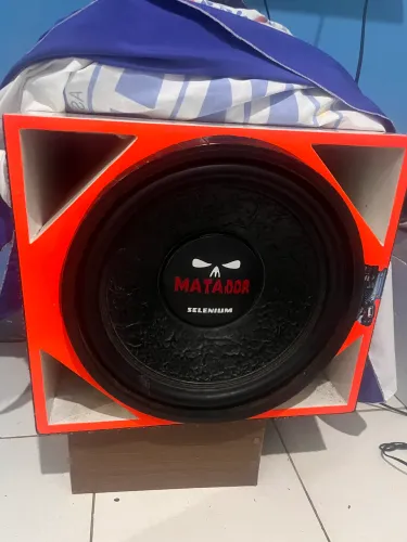 Som caixote e boca de 15