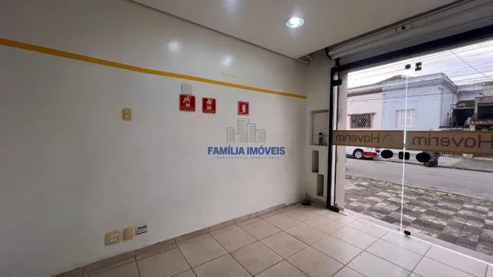 Alugar loja comercial de frente na Vila Matias em Santos SP