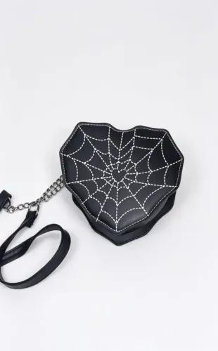 Bolsa de coração de teia