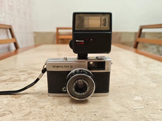 Antiga Câmera Olympus 35 - LEIA O ANÚNCIO!!!!