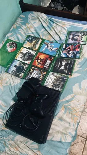 Vende Xbox one fat 500gb 11 jogos semi novos