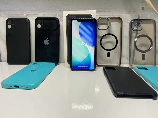 iPhone 11 128GB Preto com caixa Muito Conservado