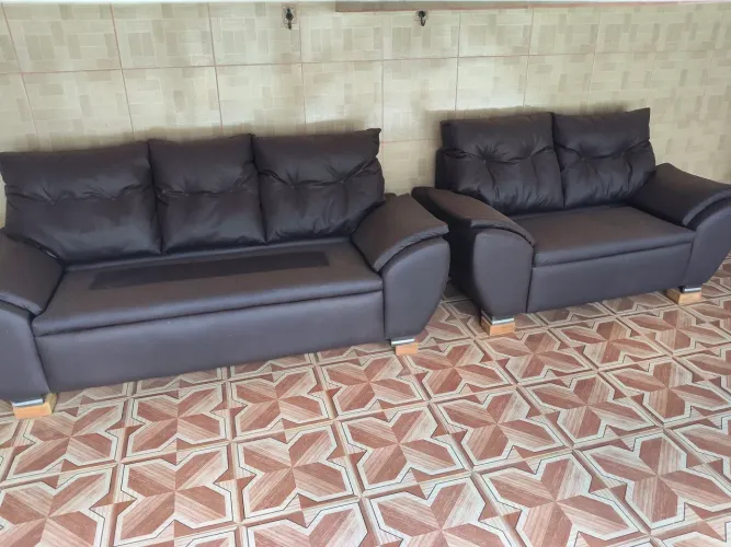 Vendo este lindo sofá de 5 lugares em perfeito estado de conservação