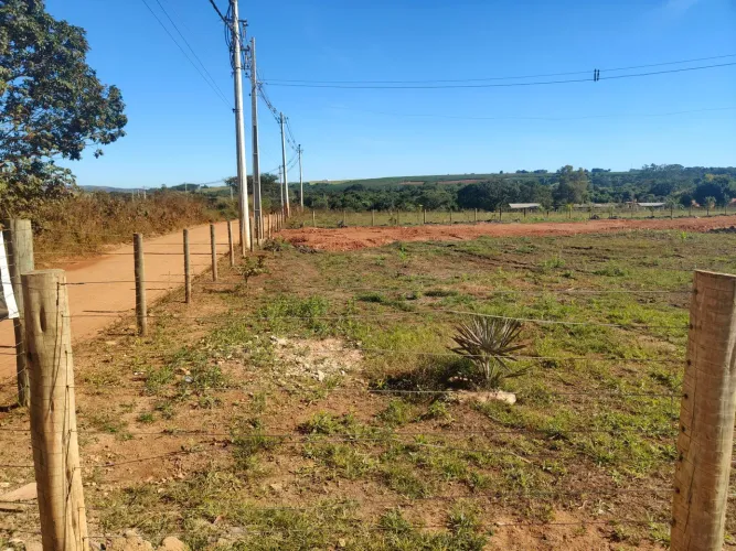 Terreno Plano Pertinho de Patrocínio - 1.000m2 ideal para Casa de Campo!