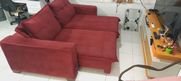 Sofá retrátil praticamente novo