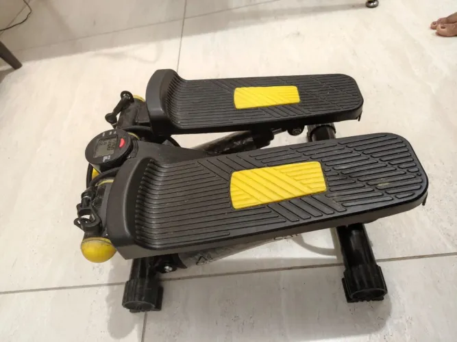 Stepper simulador de caminhada com elástico