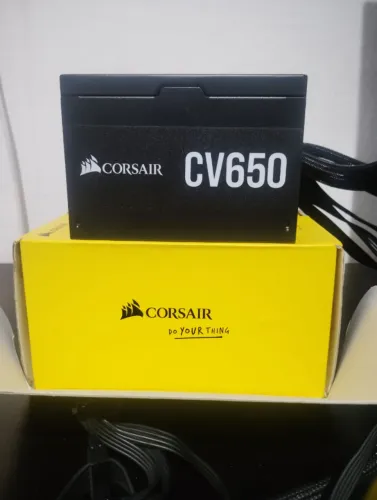 Fonte Corsair CV650W ATX PSU