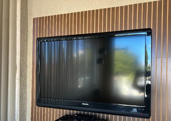 TV Philips LCD 42 Não é Smart